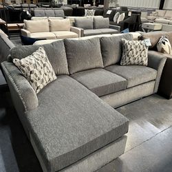 Sectional With Reversible Chaise (American Made)