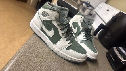 Jordan 1 Mid Summit White Vintage Lichen