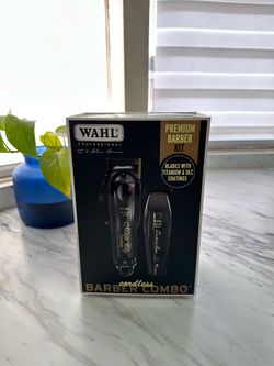 Walh Clipper and Trimmer Premium Barber Kit