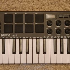 Akai Professional MPK Mini MK3 