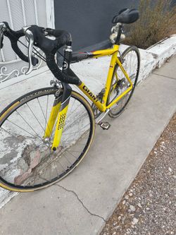 Giant tcr 2 medium frame shimano105 components
