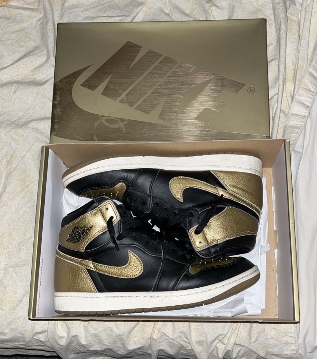 Jordan 1 High “Metallic Gold”