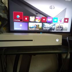 Xbox One And Monitor 