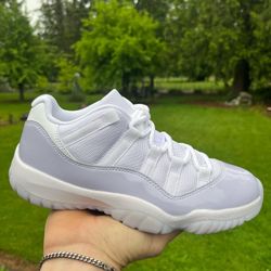 Jordan 11 Low Pure Violet