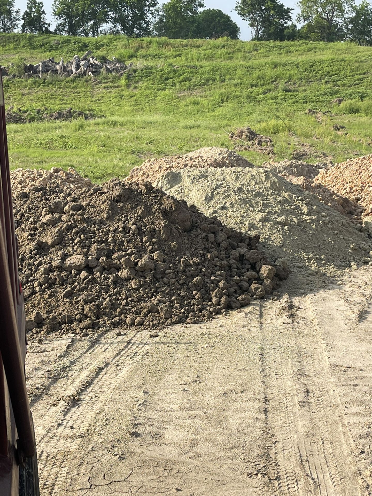 Fill Dirt / Tierra De Relleno