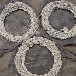 Wreath Grapevine  18 Inches