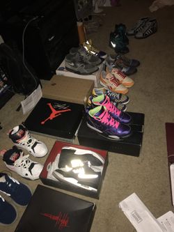 Mens shoes sizes 9.5-10.5 either new or like new. Ask me anything!