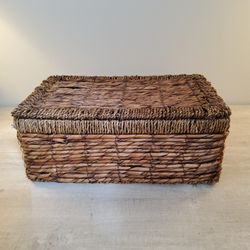 Nice Basket With Lid Its Nice For Storage And Home Decor  .     Size  .  14"×  9"×  6" . 