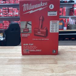 Milwaukee M12 AIR-TIP 1-1/4 in. - 2-1/2 in. Wet/Dry Shop Vacuum Utility Nozzle Attachment (1-Piece)