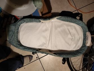 Snug portable baby bed. It has music light and it can be used to travel