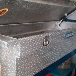 Aluminum Diamond Plate Truck Bed Toolbox