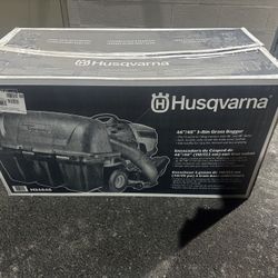 Husqvarna H34648SL 3-Bin Bagger (9 Bushel Capacity) 