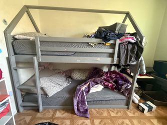 KIDS TWIN BUNK BED WITH SLIDE