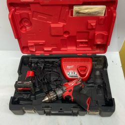 Milwaukee M12 Cordless Drill With 4Ah Battery & Case 