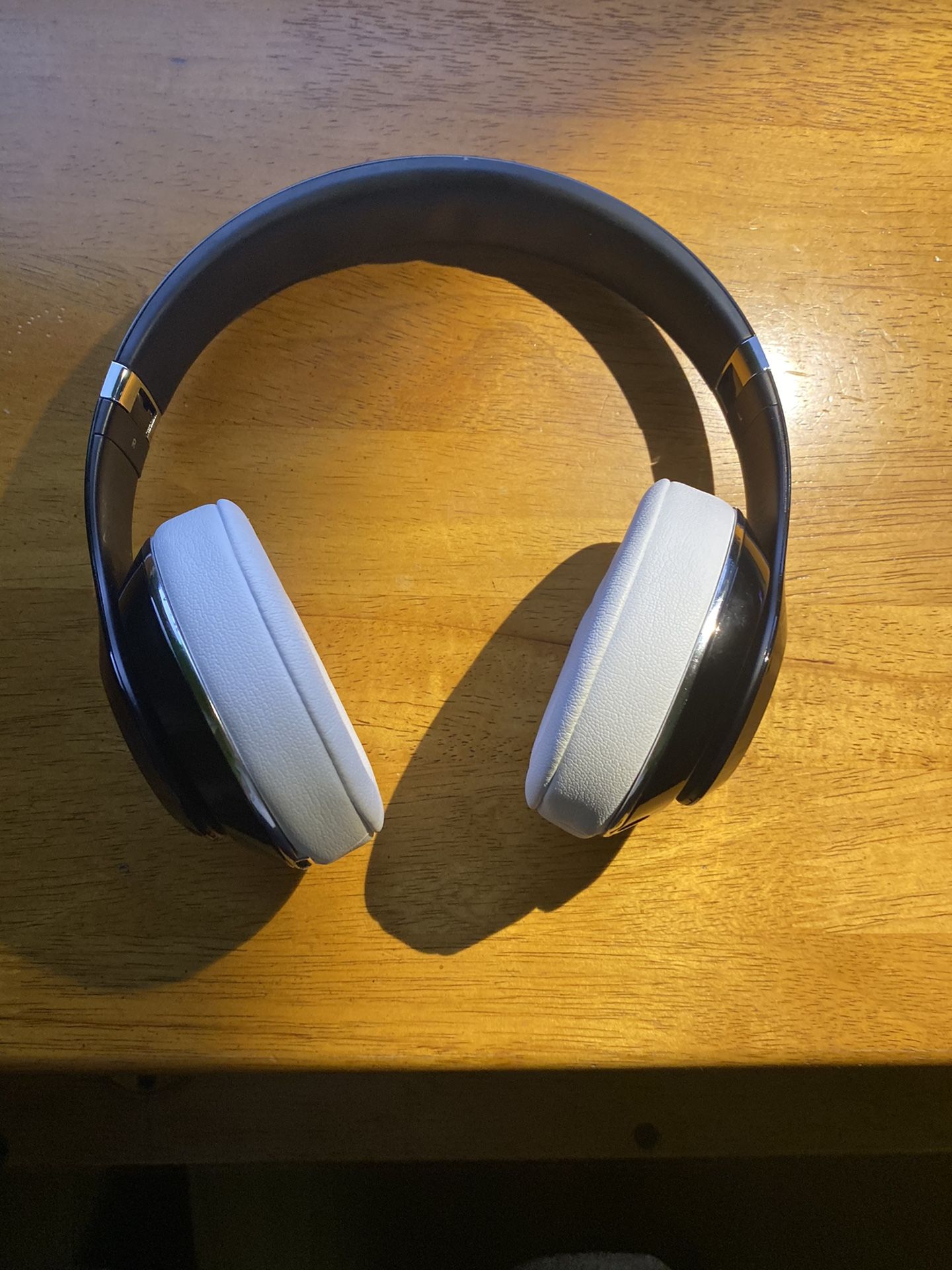 Beats Studio 3 Wireless (Custom Ear Cushion)