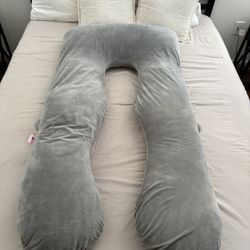 Pregnancy Pillow For Sale !!! 