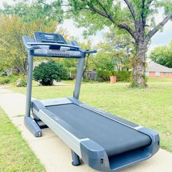 Nordictrack Commercial 1750 Treadmill With Incline 