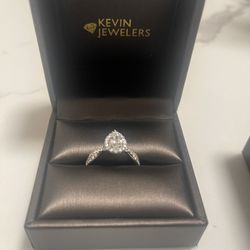 Wedding Ring Pear Diamond Shape Size 8