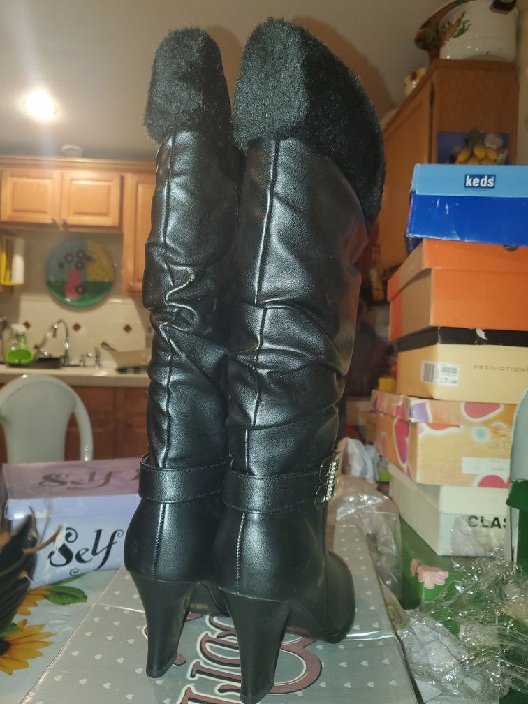 Black fur heel boot size 8.5