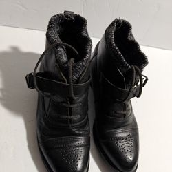 Urban Outfitters BDG Sweater Booties With Snap Buckles. Black