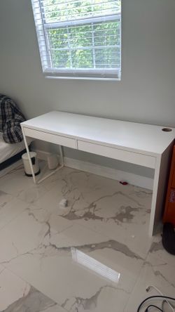 Ikea white desk with 2 large drawers