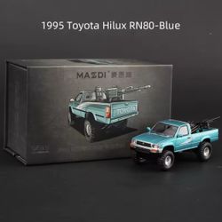 Masdi 1:64 Blue 1995 Hilux RN80  Pickup Truck Model Diecast Collect Car
