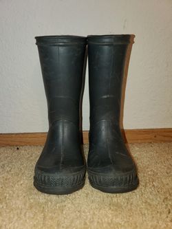 Kids size 6 kamik rain boots