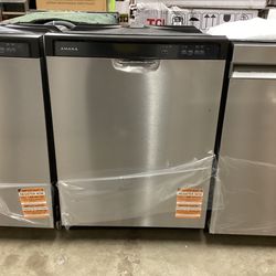 Amana 24 in. Front Control Built-In Tall Tub Dishwasher New Scratch and Dent