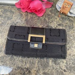 LizClaiborne wallet normal use 