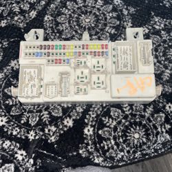 Control Module For Mazda Sedan 2004-2006