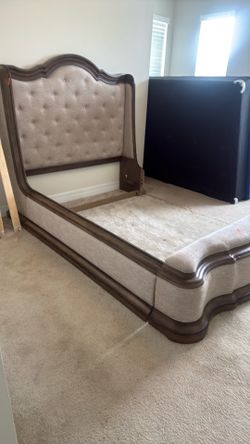 Bedframe for a queen bed