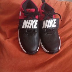 Nike $15 Size 5