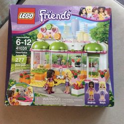 LEGO Friends Heart Lake Juice Bar 