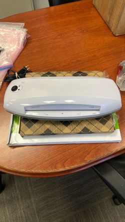 Laminator with sleeve pouches