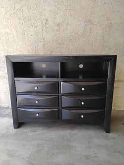 SIX DRAWERS TV DRESSER only  $90
