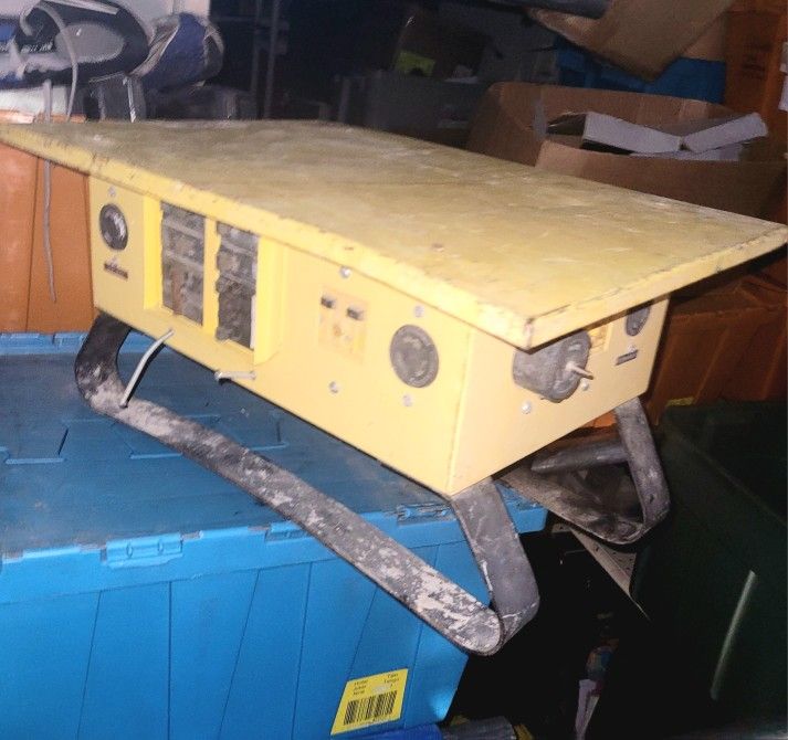 Cep Temporary Power Distribution Box
6506-G
50 amp 125/250 volts 3 pole 4 wire grounding 1 phase 60 cycle