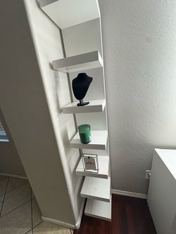 Floating shelves