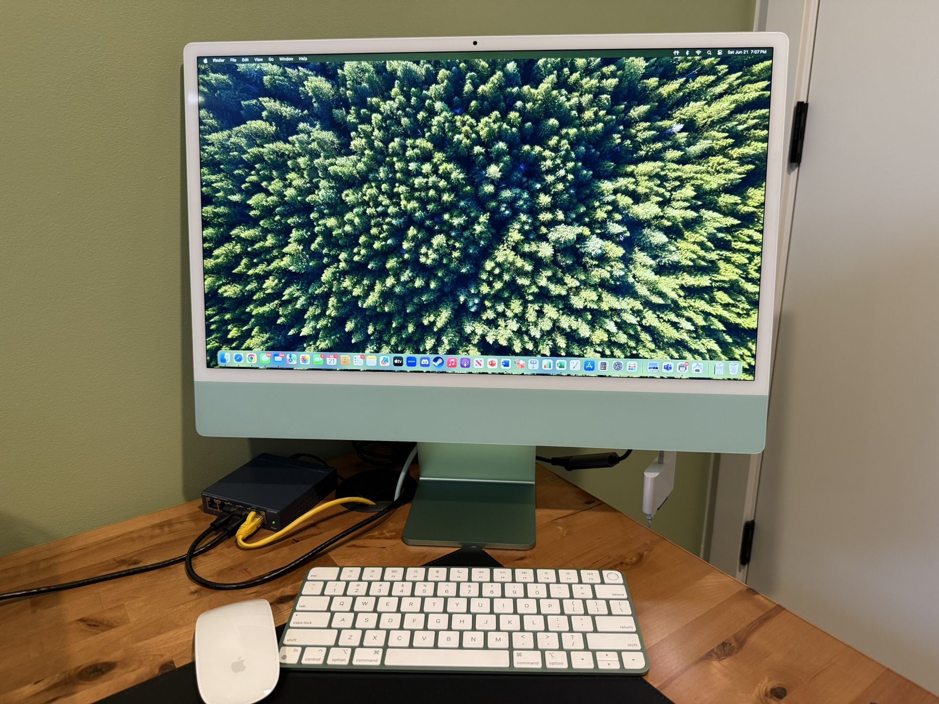 Perfect Condition 2021 24” Mint iMac