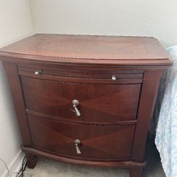Set Of 2 Nightstands