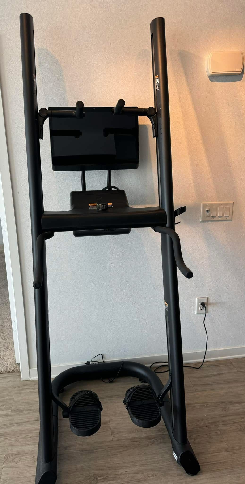 Climbr Connected 01 Vertical Climbing Cardio Machine