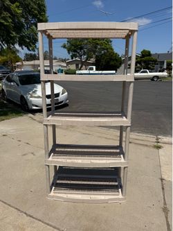 Rubbermaid Storage Shelf