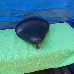 It's a motorcycle.
 Seat, very good condition, black.