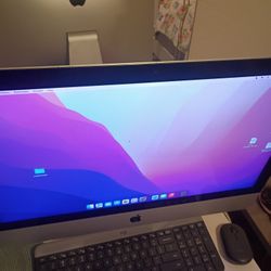 Mac desktop Computer With Keyboard And Mouse