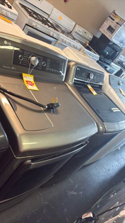 Like new LG washer and electric dryer set