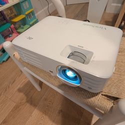 ViewSonic PX748-4K UHD 4K Projector
