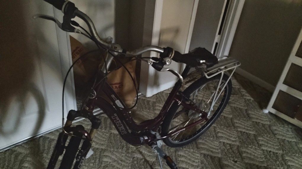 Trek 2.0  Navigator Bike