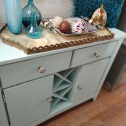 CUTE BUFFET ACCENT CONSOLE AT PICKY PINCHERS 801 TURNER ST CLEARWATER OPEN NOON TO 6 FREE DELIVERY
