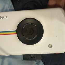 Polaroid Snap Instant Digital Camera W/ Zink Zero Ink Printing Technology