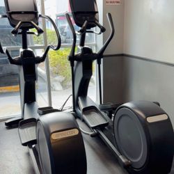 Precor EFX 885 Elliptical Machines in Excellent Condition. Commercial Gym Equipment.