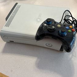 White Xbox 360  Bundle